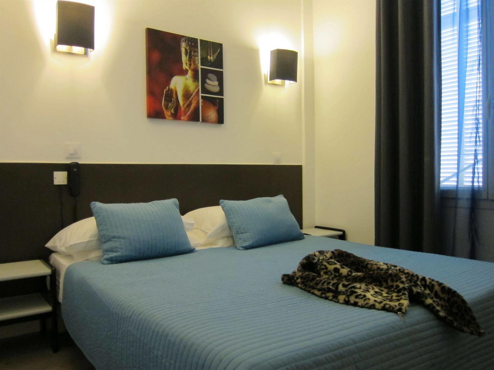 Brit Hotel Colbert Juan-les-Pins Eksteriør bilde